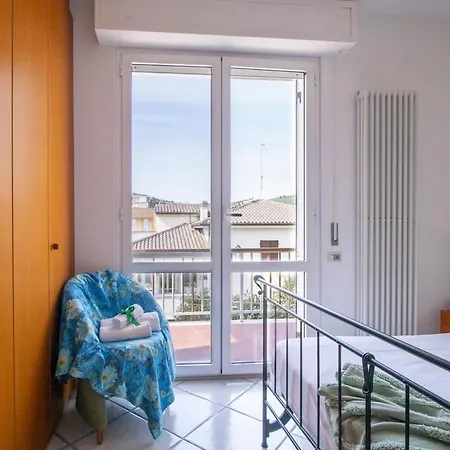 Large Balcony Overlooking The Sea Wi-fi Parking *