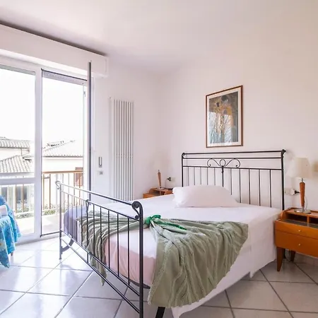 Large Balcony Overlooking The Sea Wi-fi Parking Appartamento